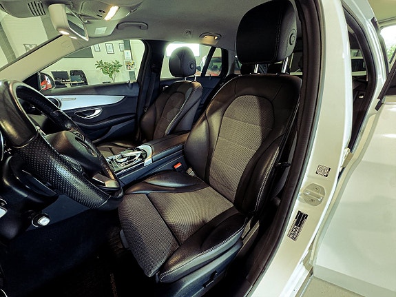 Mercedes-Benz C220 11 of 21