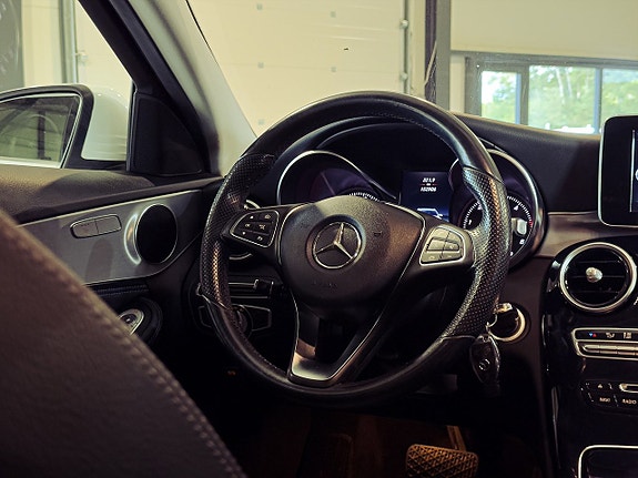 Mercedes-Benz C220 9 of 21