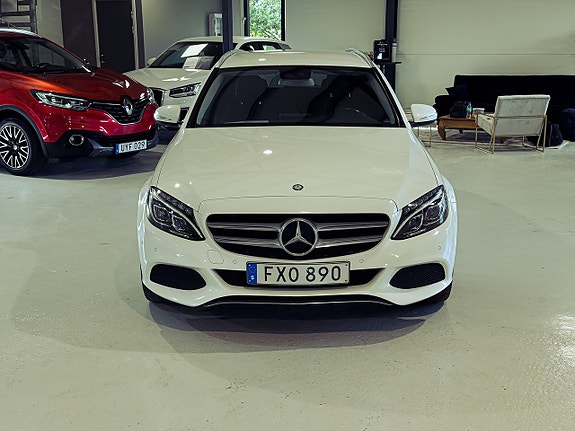 Mercedes-Benz C220 3 of 21