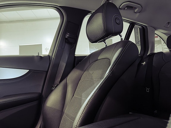 Mercedes-Benz C220 18 of 21