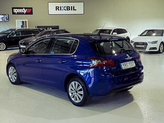 Peugeot 308 2 of 18