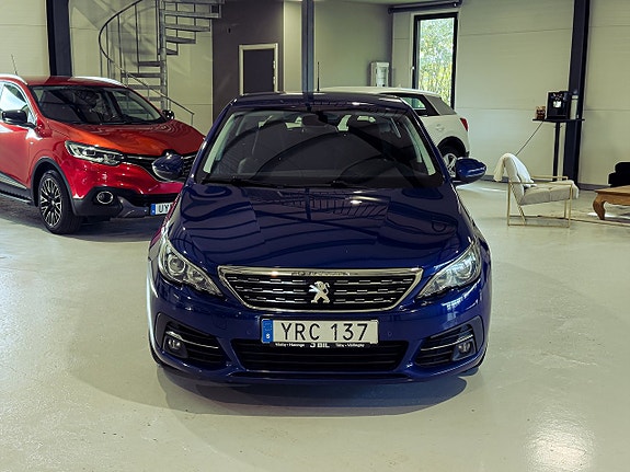 Peugeot 308 3 of 18