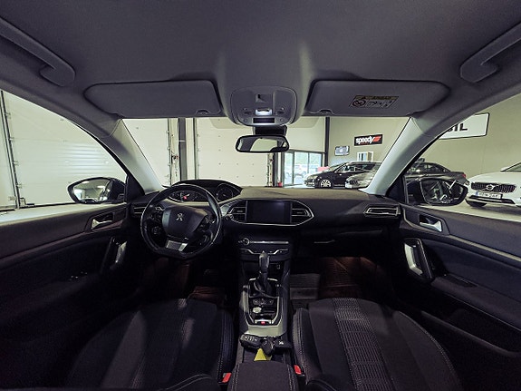 Peugeot 308 9 of 18