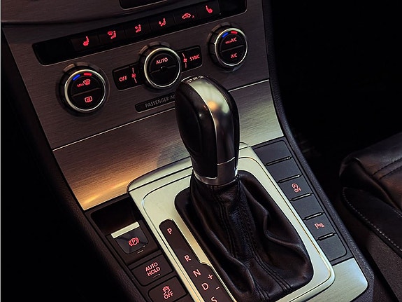 Volkswagen Passat 16 of 23