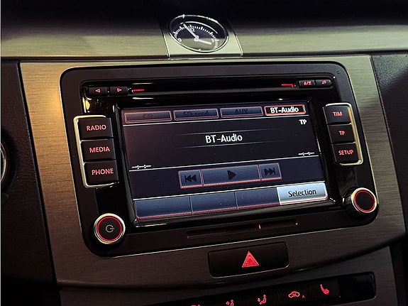 Volkswagen Passat 20 of 23