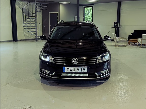 Volkswagen Passat 3 of 23