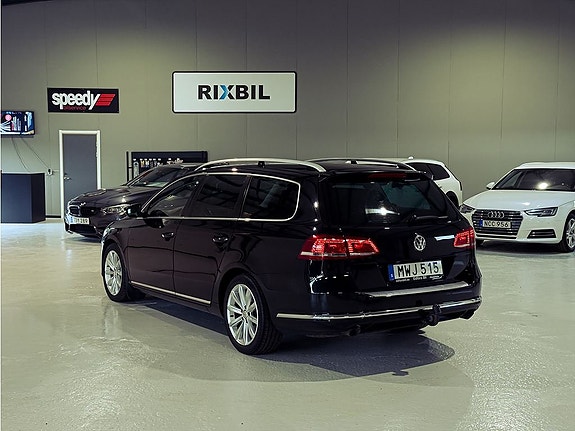 Volkswagen Passat 2 of 23