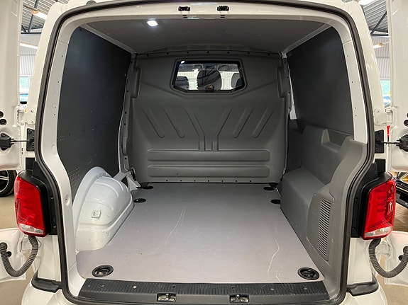 Volkswagen Transporter 6 of 9