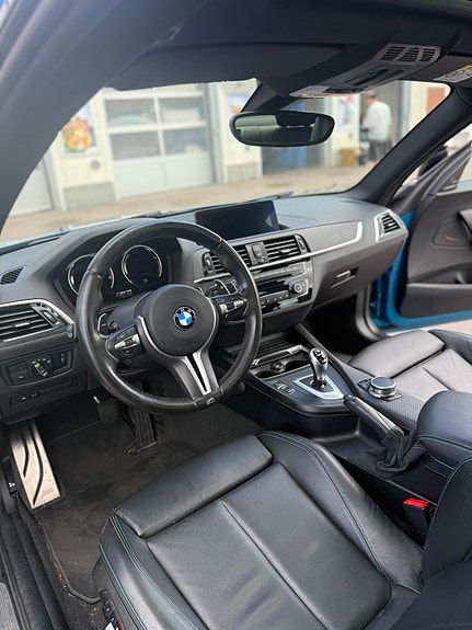 BMW M2 4 of 4