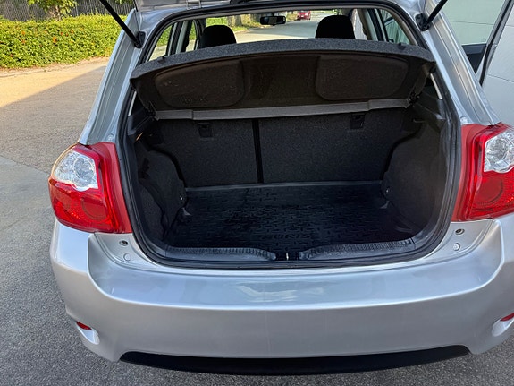 Toyota Auris 5 of 10