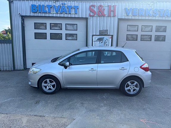 Toyota Auris 10 of 10