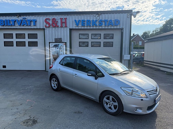 Toyota Auris 3 of 10