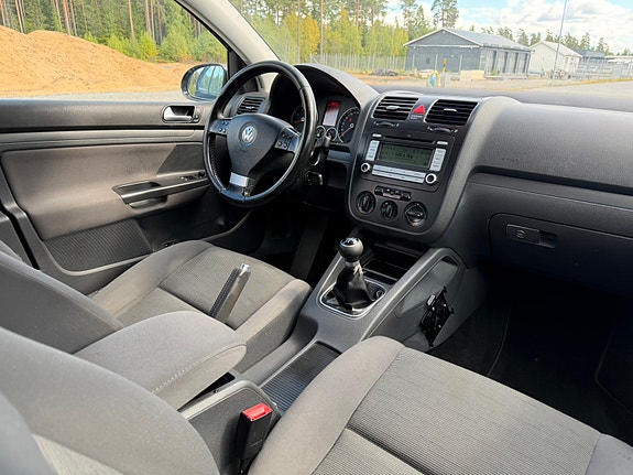Volkswagen Golf V 11 of 13