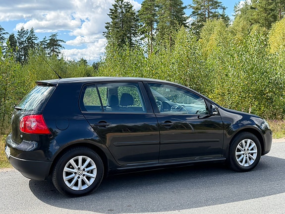 Volkswagen Golf V 3 of 13