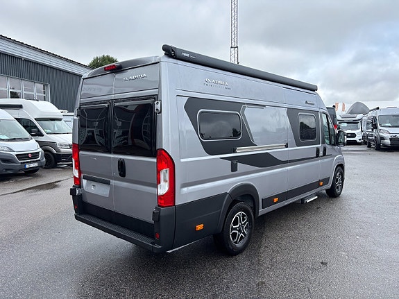 Adria TWIN Select 640 SGX - NYHET - Höj/Sänkbar säng - Dieselpanna - Stor kyl - 4 of 18