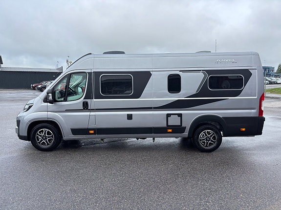 Adria TWIN Select 640 SGX - NYHET - Höj/Sänkbar säng - Dieselpanna - Stor kyl - 5 of 18