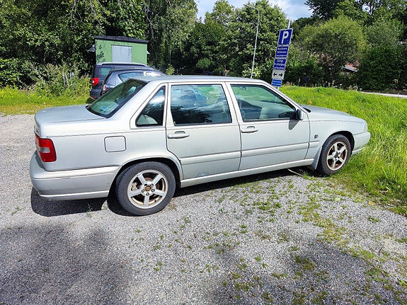 Volvo S70 3 of 3