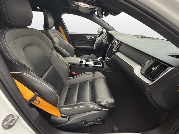 Volvo V60 16 of 30