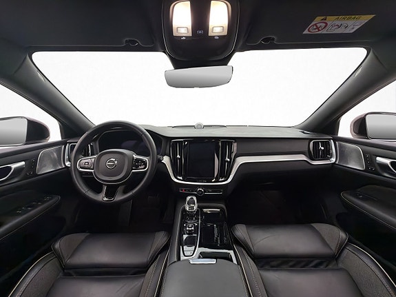 Volvo V60 13 of 30