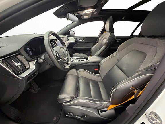 Volvo V60 14 of 30