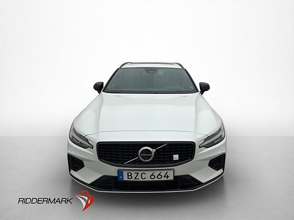 Volvo V60 2 of 30