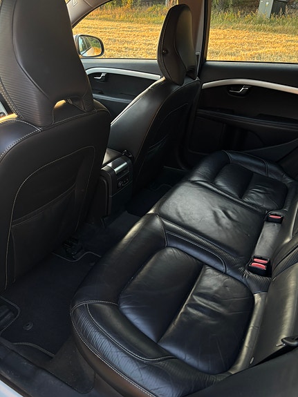 Volvo V70 7 of 12