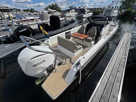 Windy SR28 CC | 2023 | Yamaha 300 8 of 12