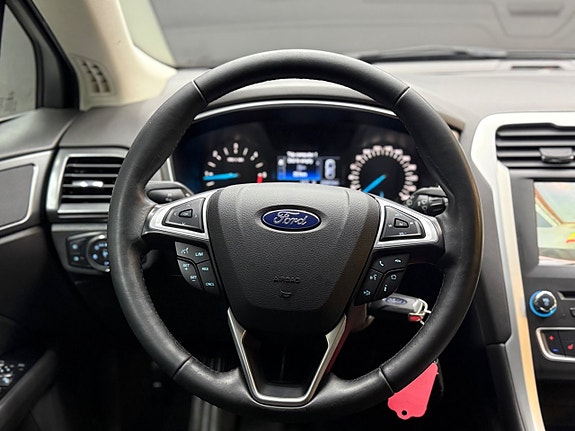 Ford Mondeo 10 of 16