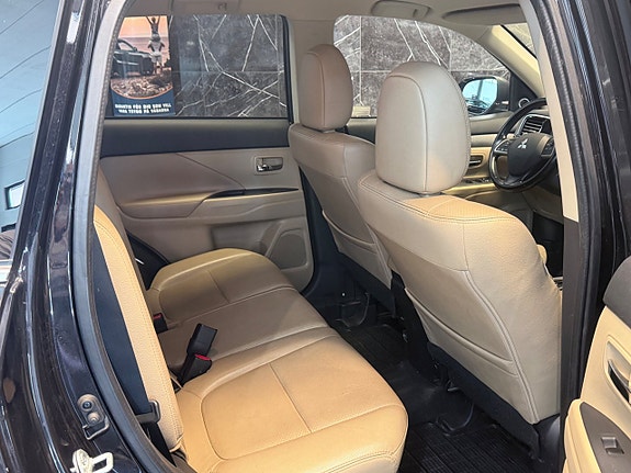 Mitsubishi Outlander 16 of 22