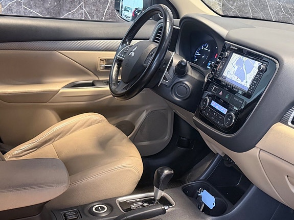 Mitsubishi Outlander 17 of 22