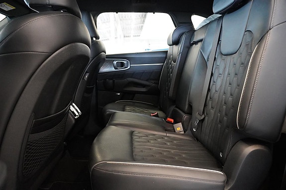 Kia Sorento 13 of 18