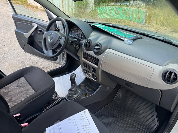 Dacia Sandero 15 of 23
