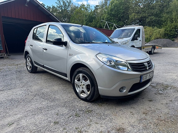 Dacia Sandero 2 of 23