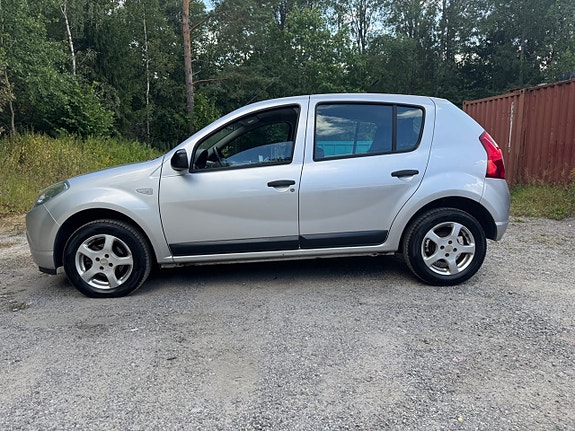 Dacia Sandero 8 of 23
