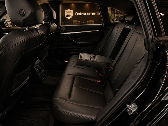 BMW 320d 18 of 24