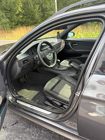 BMW 325d 5 of 7