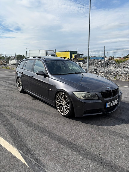 BMW 325d 4 of 7