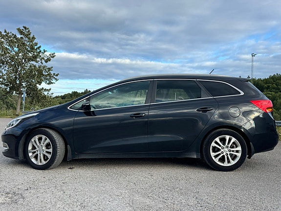 Kia Ceed 2 of 7