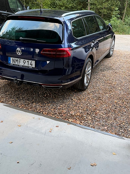 Volkswagen Passat 2 of 6