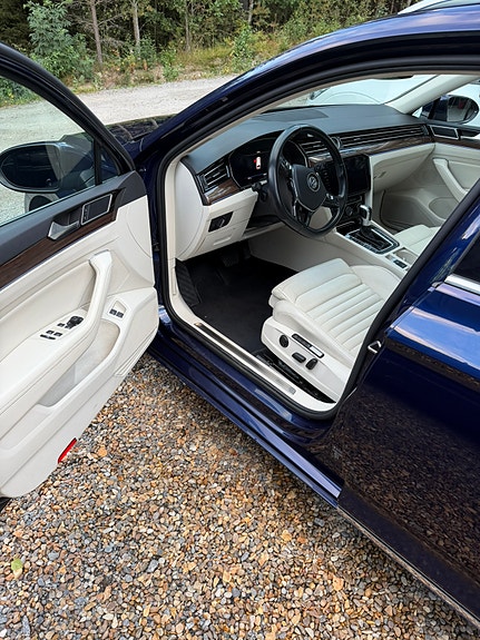 Volkswagen Passat 4 of 6