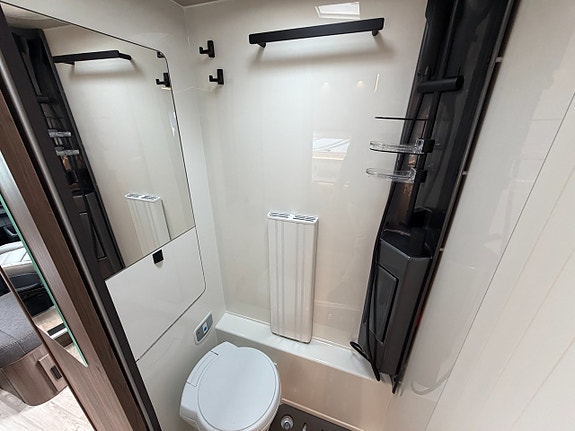 Kabe TM NOVUM N750 LGB Långbäddar - Mercedes - Taksäng - Automat - Alde - Lyx 20 of 22