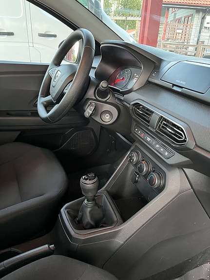 Dacia Sandero 4 of 10