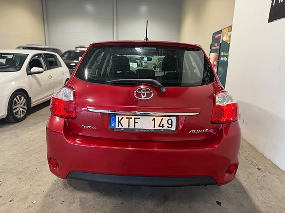 Toyota Auris 5 of 17