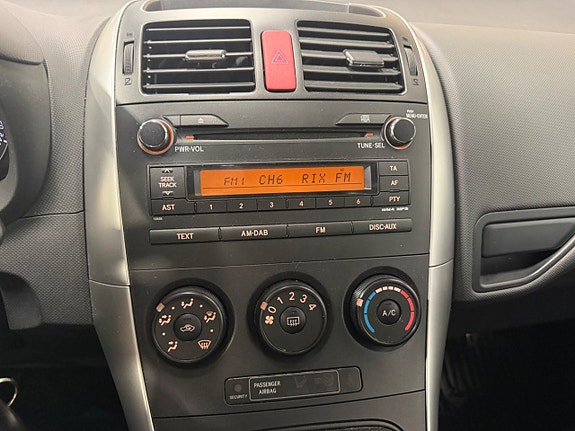 Toyota Auris 16 of 17
