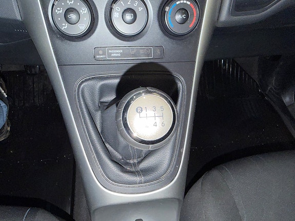 Toyota Auris 17 of 17