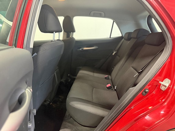 Toyota Auris 7 of 17