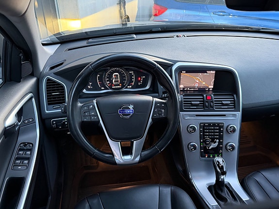 Volvo XC60 13 of 24