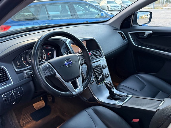 Volvo XC60 12 of 24