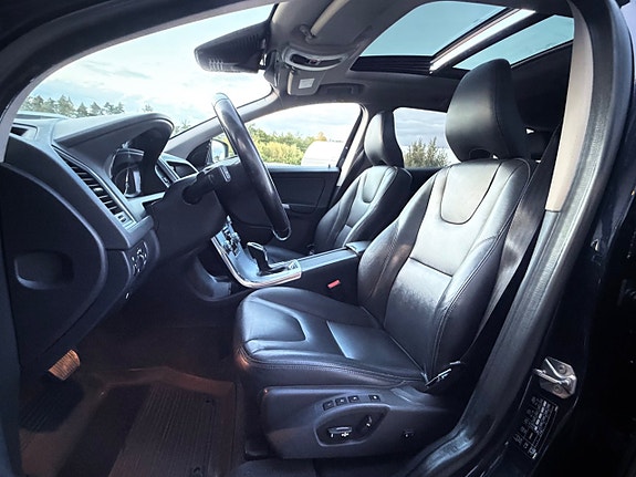 Volvo XC60 11 of 24
