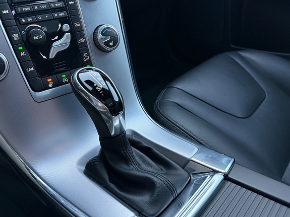 Volvo XC60 19 of 24